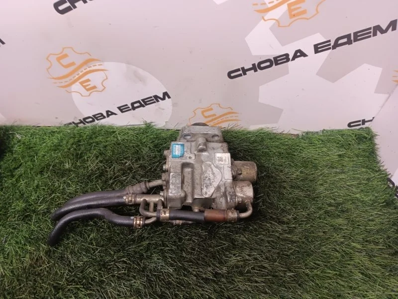 Топливный насос высокого давления Mitsubishi Pajero MD350975 6G74