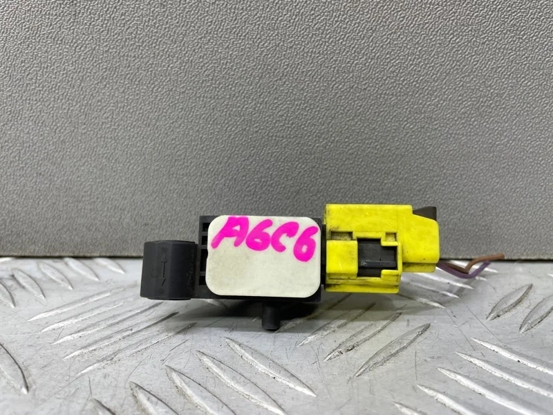 Датчик удара Audi A6 C6