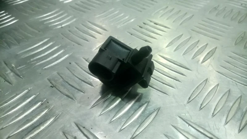 Форсунка омывателя лобового стекла Audi A6 Allroad 2001-2005 4B0955988 C5 4.2 BAS, передняя правая