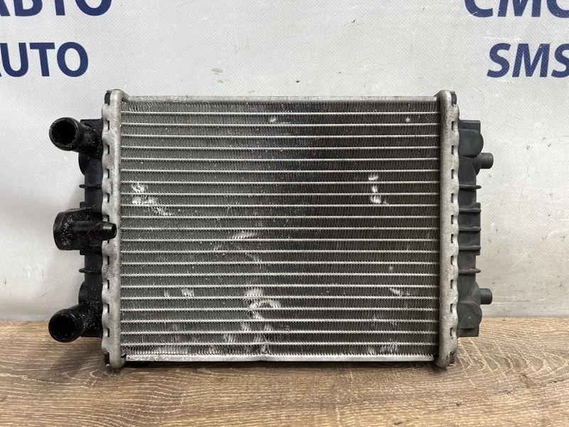 Радиатор дополнительный Audi A8 2013 8K0121212B D4 3.0 CRE