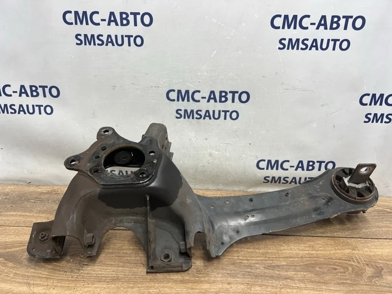 Кулак поворотный Volvo XC60 31476213 ХС60 B4204T6, задний правый