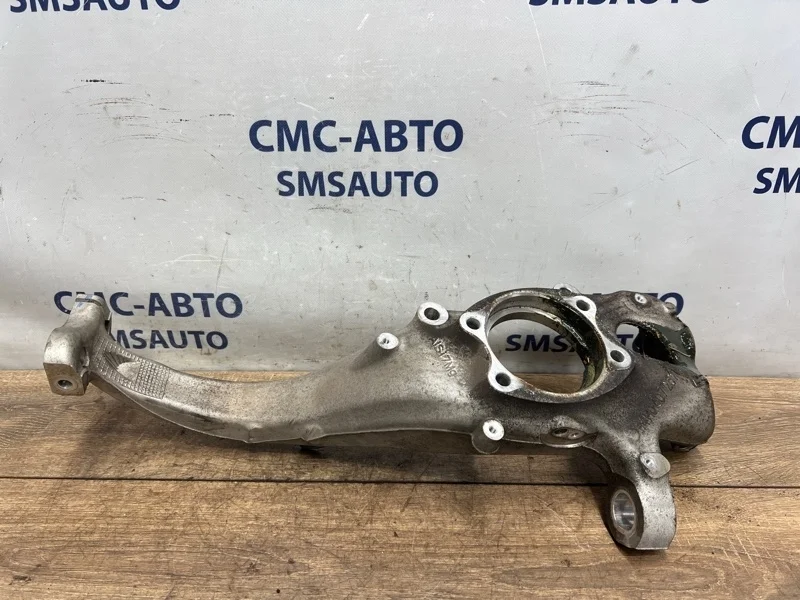 Кулак поворотный Audi A8 4H0407253G D4 4.2 CDRA, передний левый