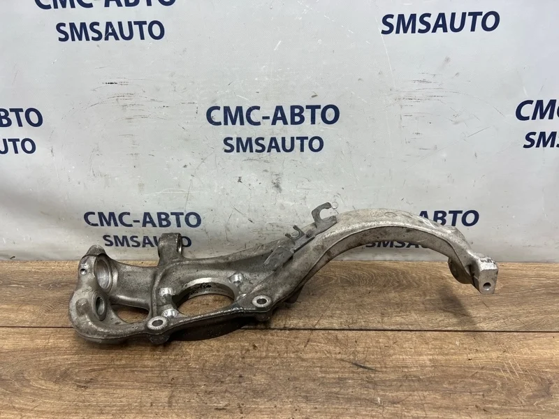 Кулак поворотный Audi A8 2014 4H0407254L D4 4.0 CTG, передний правый