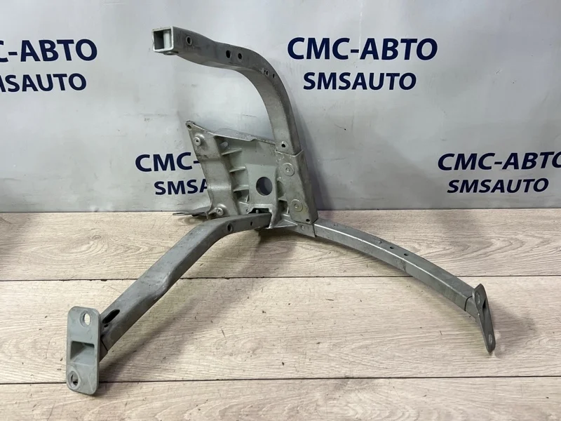 Кронштейн Audi A8 2005 4E0821138F D3 BPK, передний правый