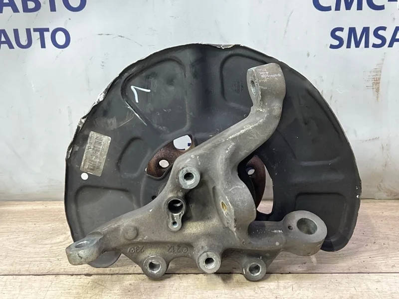 Кулак поворотный Mercedes-Benz E-Class 2011 A2123500141 W212 271.860, задний левый