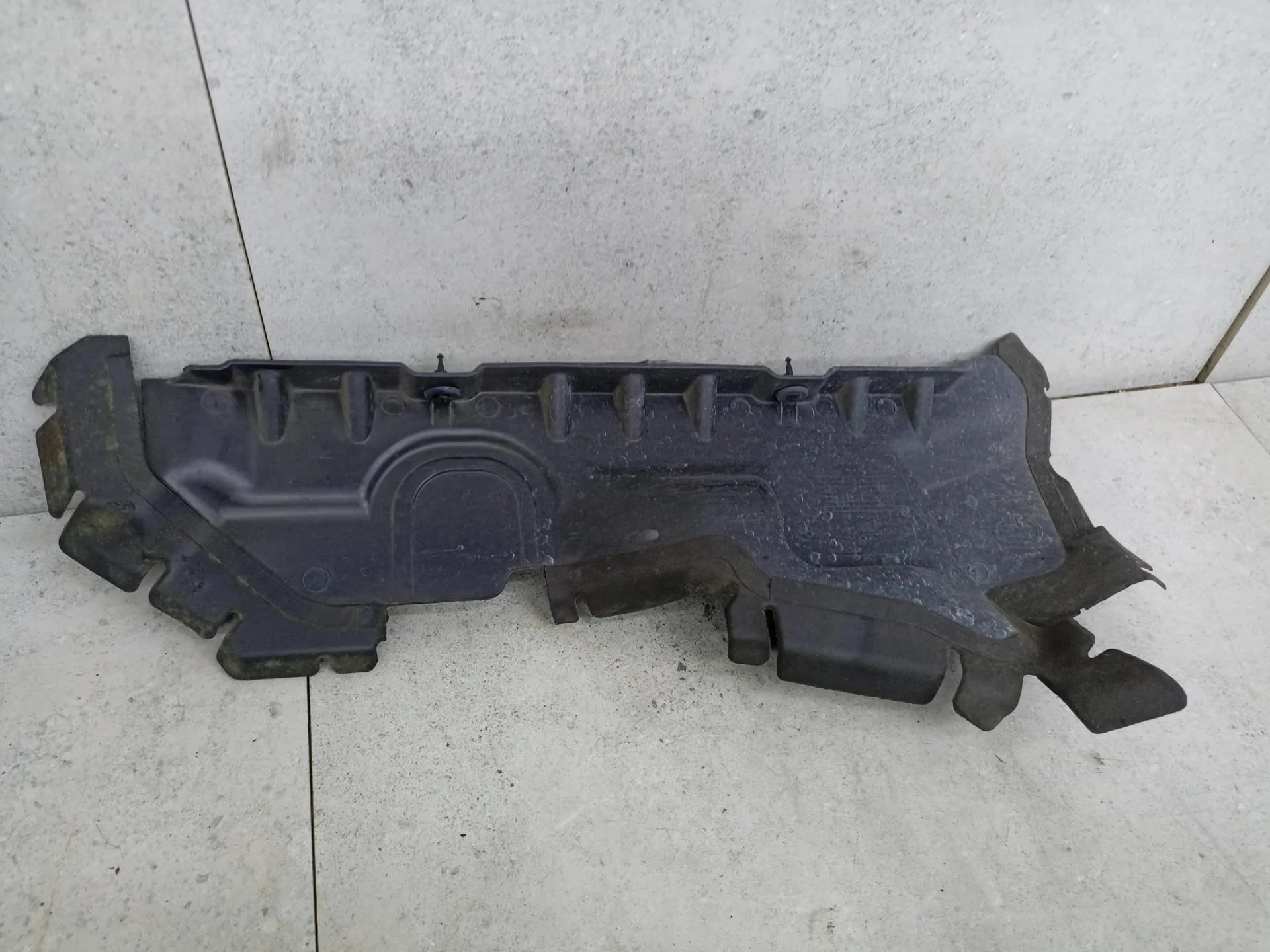 Воздуховод (дефлектор) радиатора левый Peugeot 308