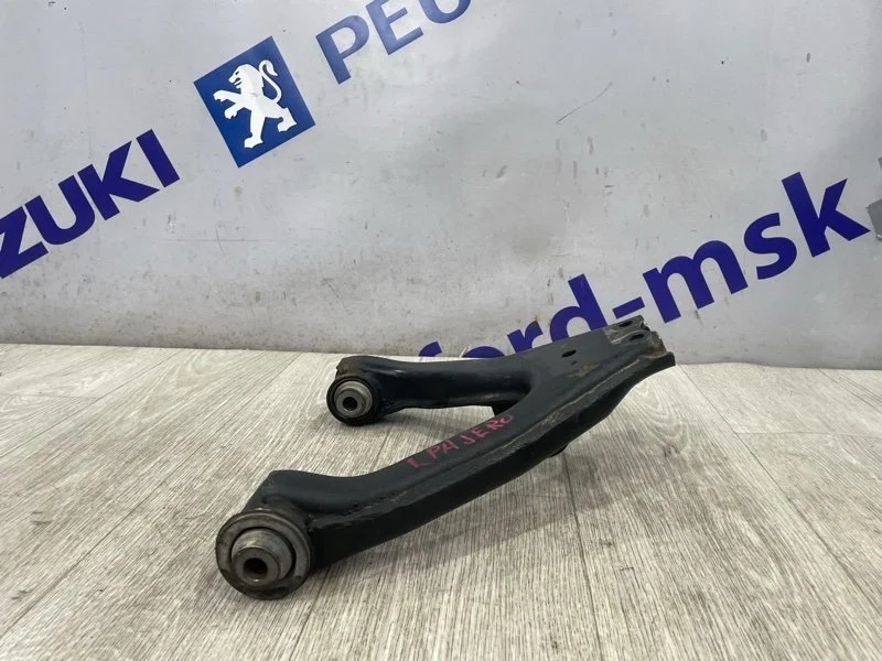 Рычаг подвески Mitsubishi Pajero 2009 V93W