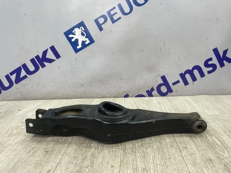 Рычаг подвески Mitsubishi Pajero 2009 V93W