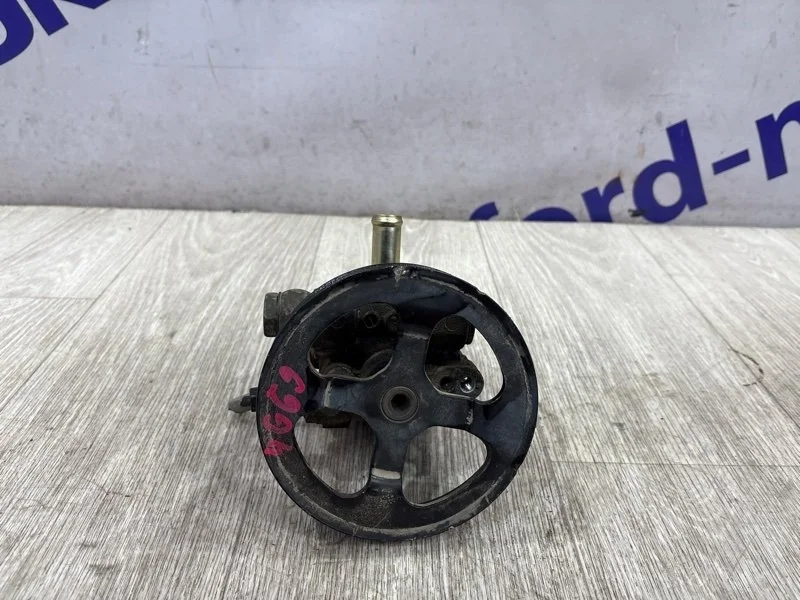 Насос гидроусилителя руля Mitsubishi Grandis 2005