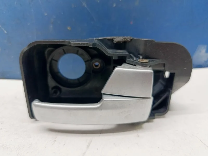 Ручка внутренняя Ford Mondeo 3 2000-2007 1352104, правая