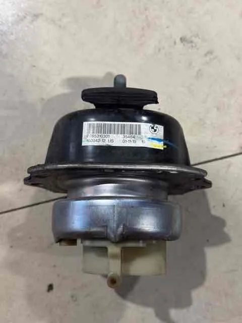 Подушка крепления двигателя BMW F15 (2013—2018) 22116853103
 N57D30B