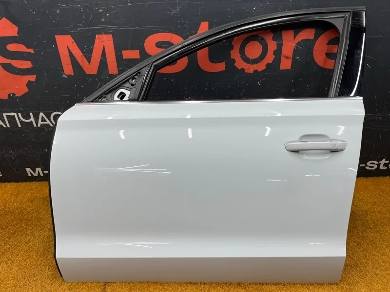 Дверь Audi A8 2012 4H0831051B 4H/D4 CGWD, передняя левая