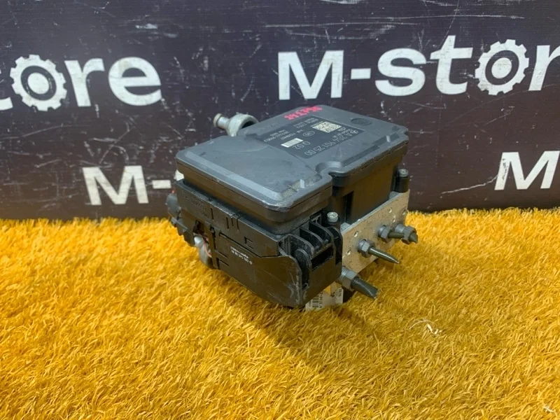 Блок ABS Mercedes-Benz C-Class 2010 A2049012500 W204 271.860
