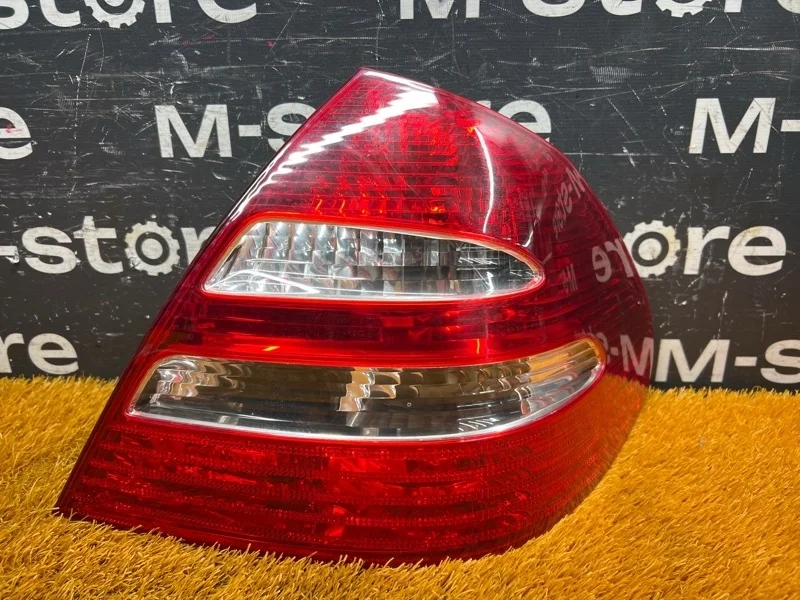 Фонарь задний Mercedes-Benz E-Class 2004 A2118200464 W211 112.913, правый