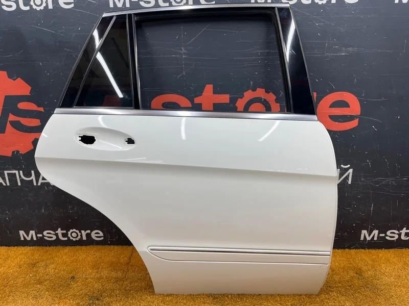Дверь Mercedes-Benz R-Class 2010 A2517300205 W251 272.967, задняя правая