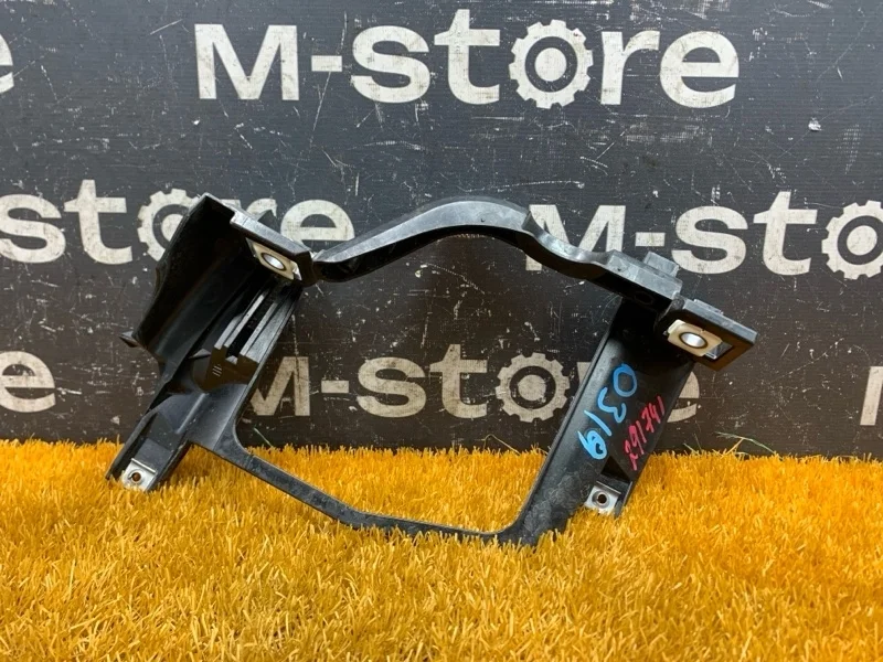 Кронштейн фары Bmw 5-Series 2004 63126936090 E60 M54B25 (256S5), правый