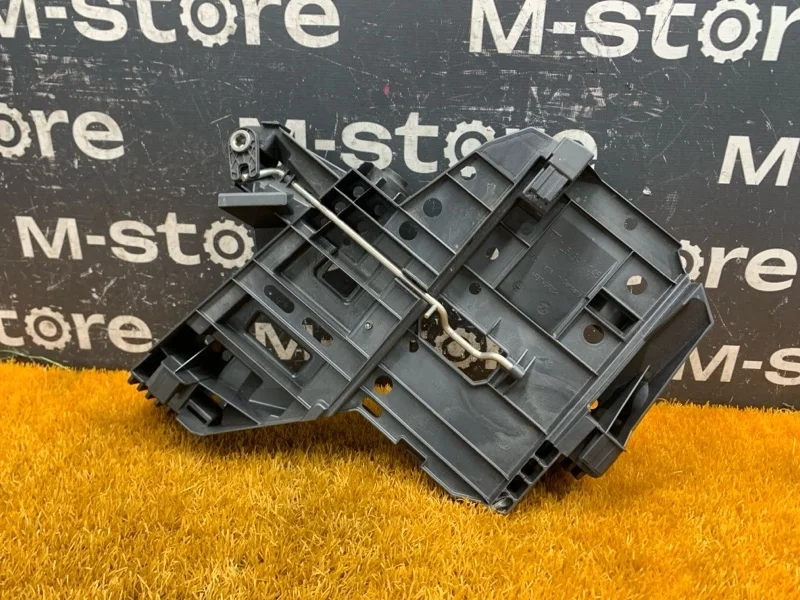 Кронштейн фары Porsche Cayenne 2007 7L5941045 957 M4801, левый