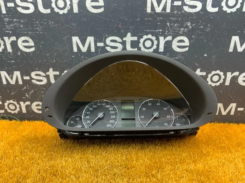 Щиток приборов Mercedes-Benz C-Class 2006 A2035408747 W203 271.940