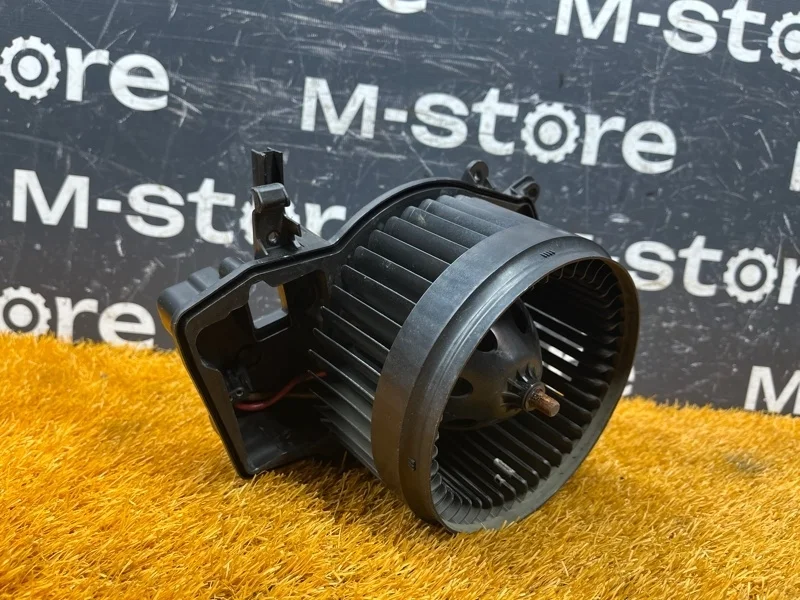 Мотор печки Mercedes-Benz C-Class 2004 A2038202614 W203 271.948