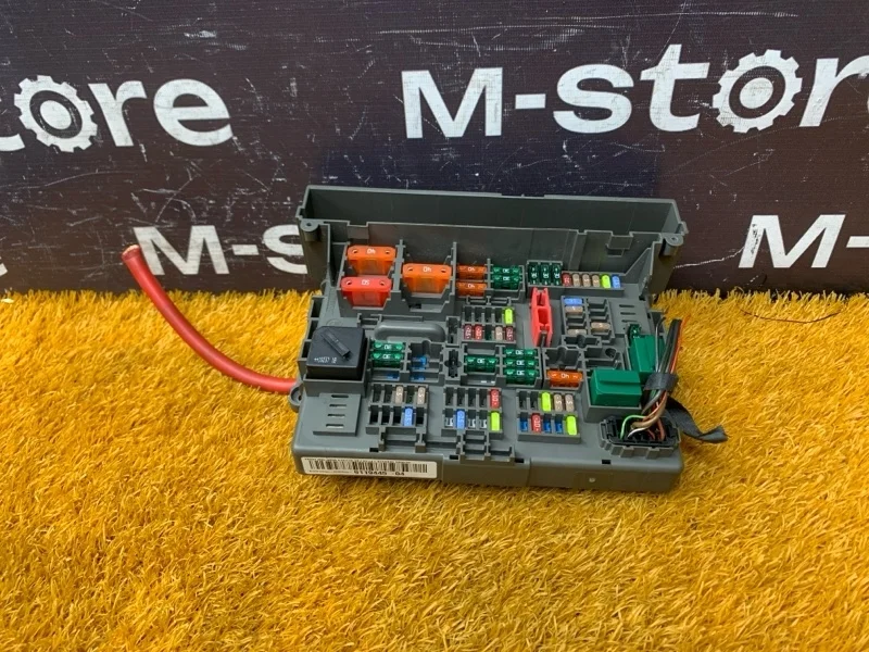 Блок предохранителей Bmw X1 2010 61146906624 E84 N46B20B