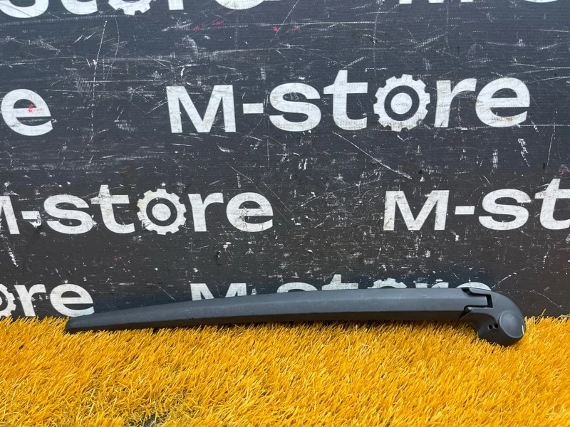 Поводок стеклоочистителя Audi Q7 2008 4L0955407 4L BAR, задний