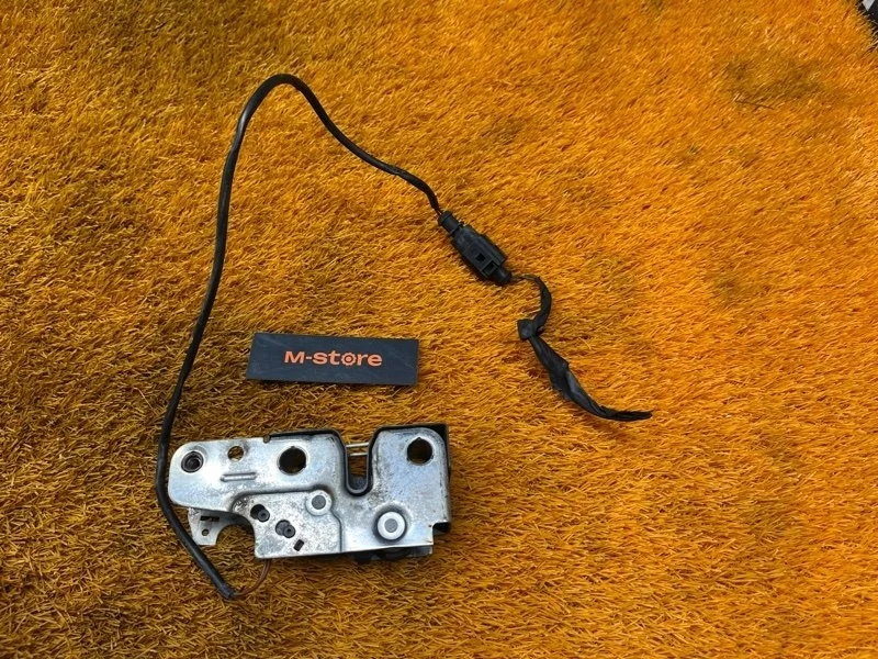 Замок капота Volkswagen Passat Cc 2008 3C1823509H B6/358 BWS