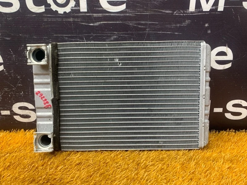 Радиатор печки Mercedes-Benz C-Class 2004 A2038300161 W203 271.948