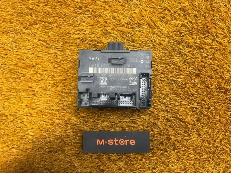 Блок управления дверью Audi A8 2012 4H0959792G 4H/D4 CGWD, передний левый