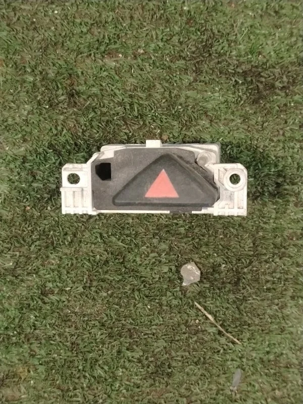 Кнопка аварийной сигнализации Ford Focus 1998-2005