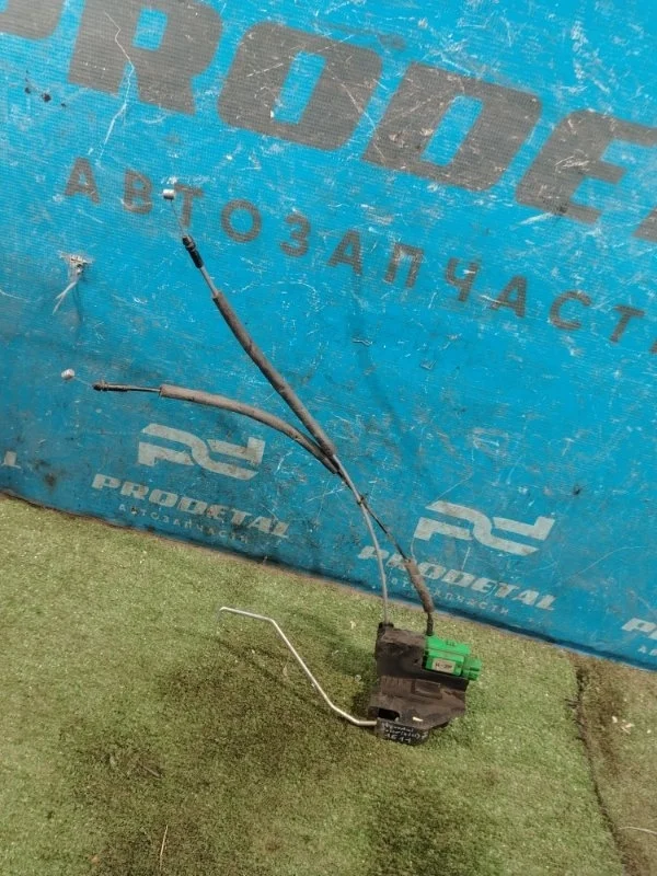 Замок двери передний правый Hyundai Solaris