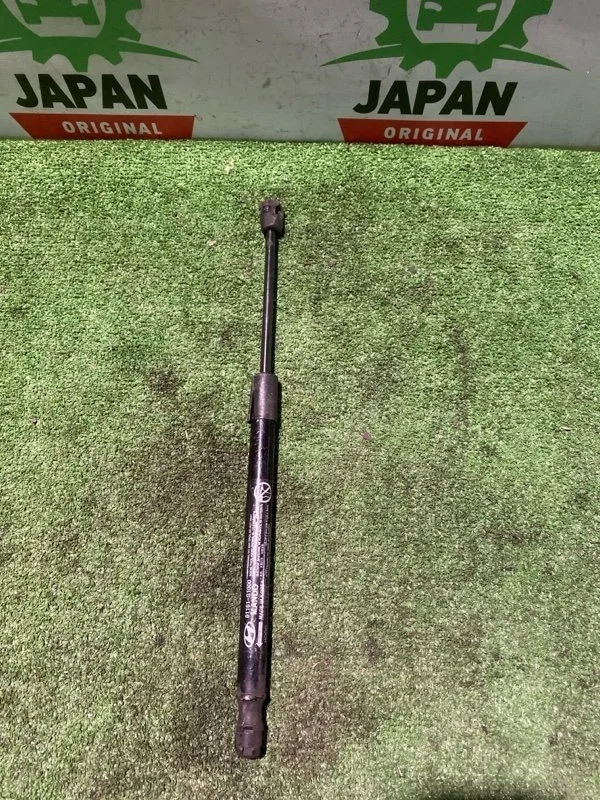 Амортизатор капота Hyundai Santa Fe 2019 81161S1000 D4HB