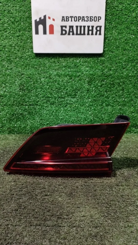 Фонарь внутренний Volkswagen Tiguan 2017 5NA945307D 2 CZDA, левый