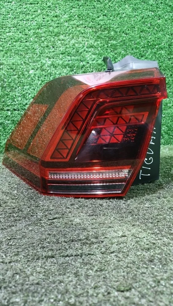 Фонарь наружний Volkswagen Tiguan 2017 5NA945207F 2 CZDA, левый