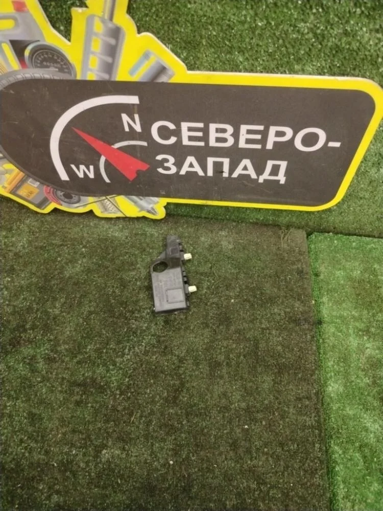 Кронштейн бампера Kia Sorento 2017 86514C5000 UM D4HB, передний правый