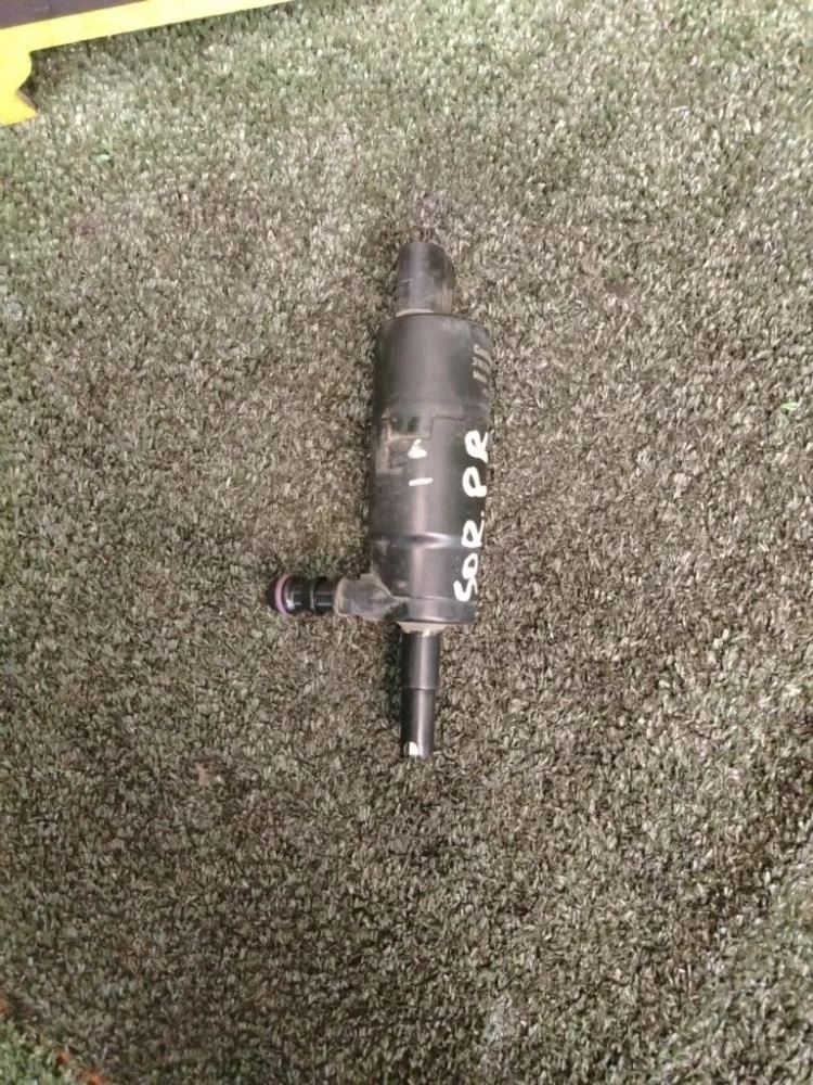 Насос омывателя Kia Sorento 2017 985102P000 UM D4HB