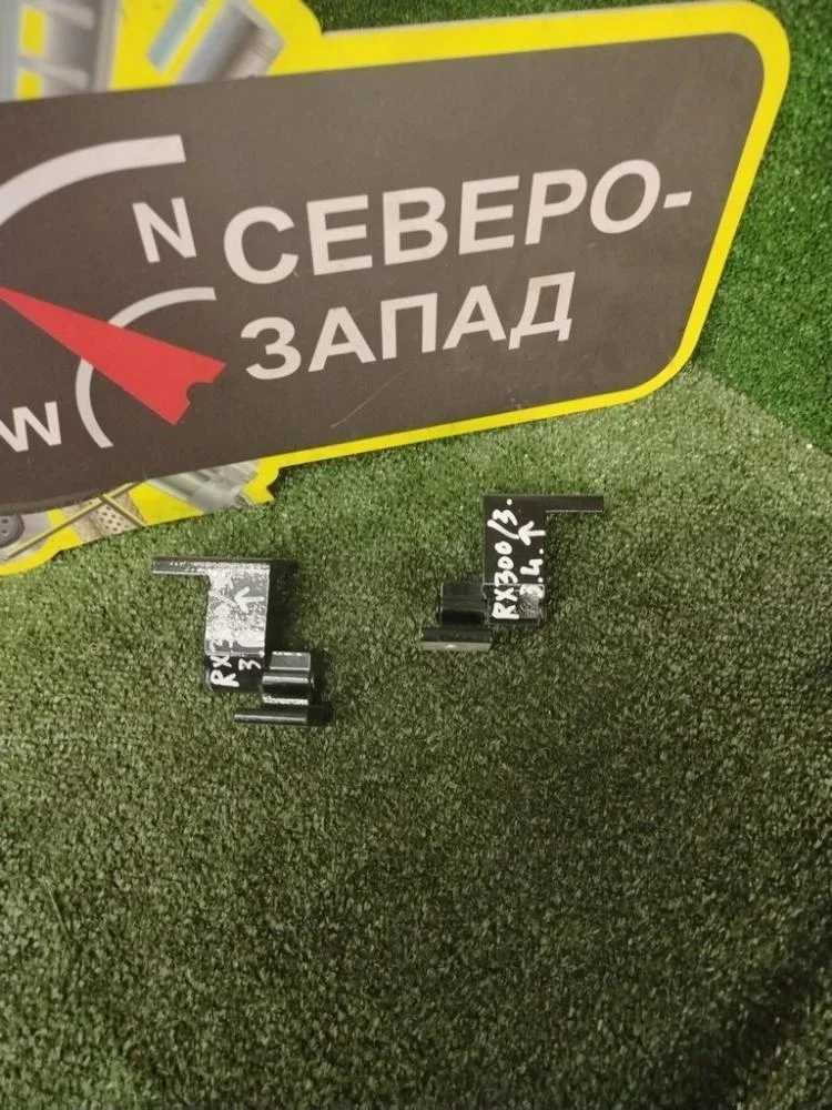 Петля двери Lexus RX300 2019 6871048010 AGL25L 8ARFTS, задняя правая