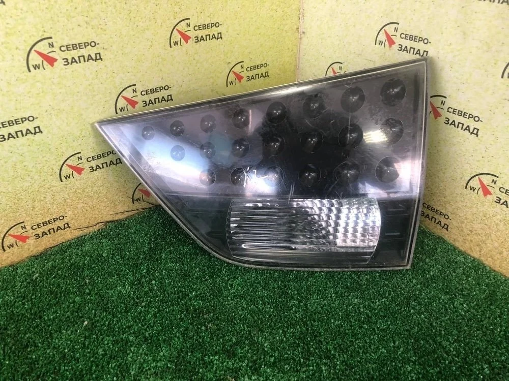 Фонарь внутренний Mitsubishi Outlander XL 2008 8331A064 CW 4B12, задний правый