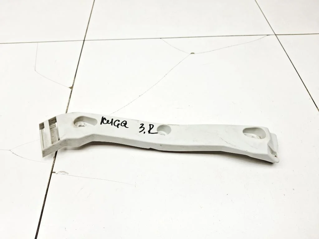 Кронштейн заднего бампера правый Ford Kuga 1 2012 C394