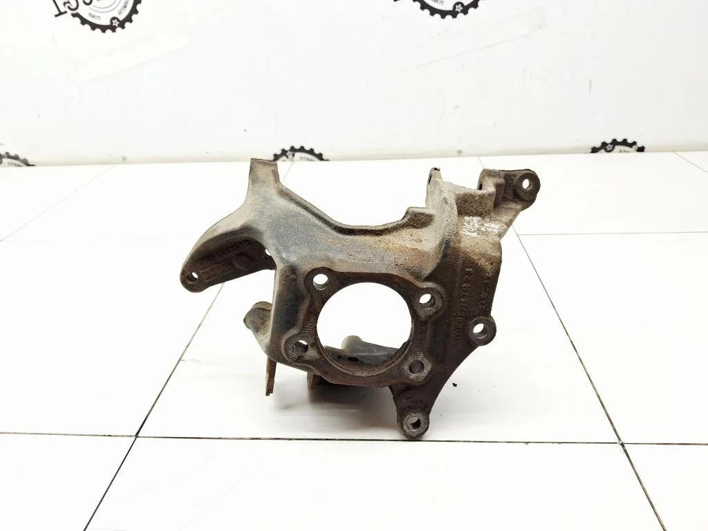 Кулак поворотный задний правый Ford Kuga 1 2012 C394