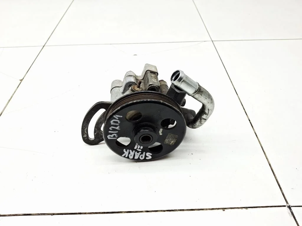 Насос гидроусилителя Chevrolet Spark M300