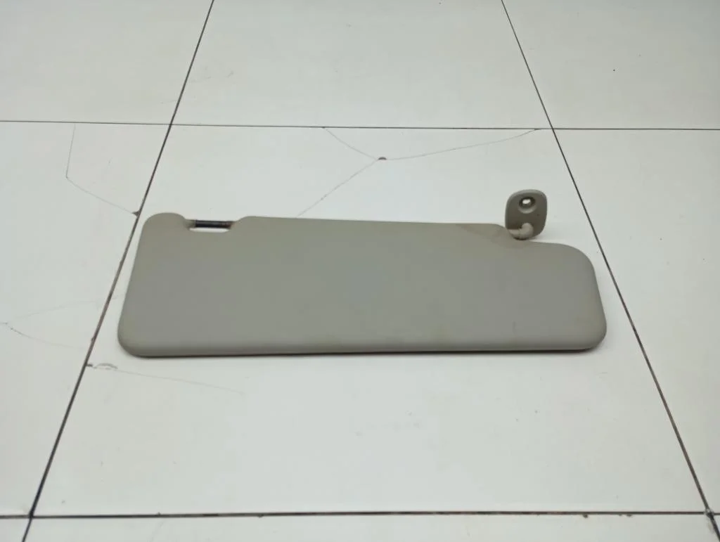 Козырек солнцезащитный правый Renault Duster 1 2014