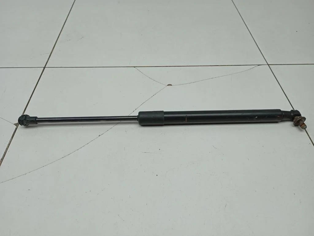 Амортизатор двери багажника Renault Duster 1 2014