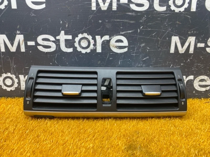 Дефлектор воздушный Bmw X5 2010 7161801 E70 N55B30A, передний