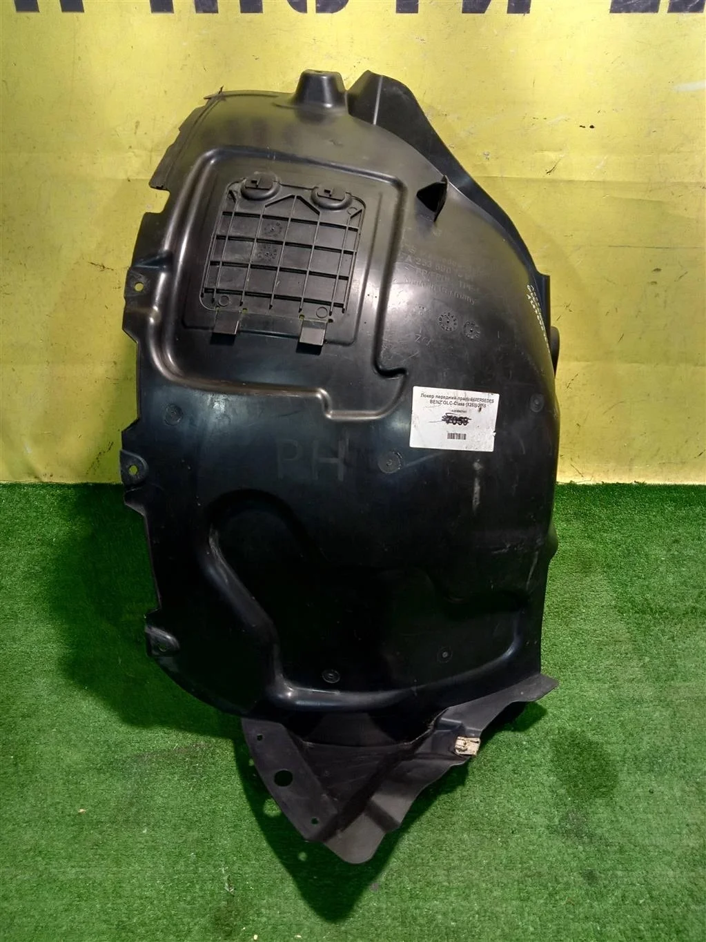 Локер передний правый  MERСEDES BENZ GLC Coup (С253) 2016 A2536907601 18275