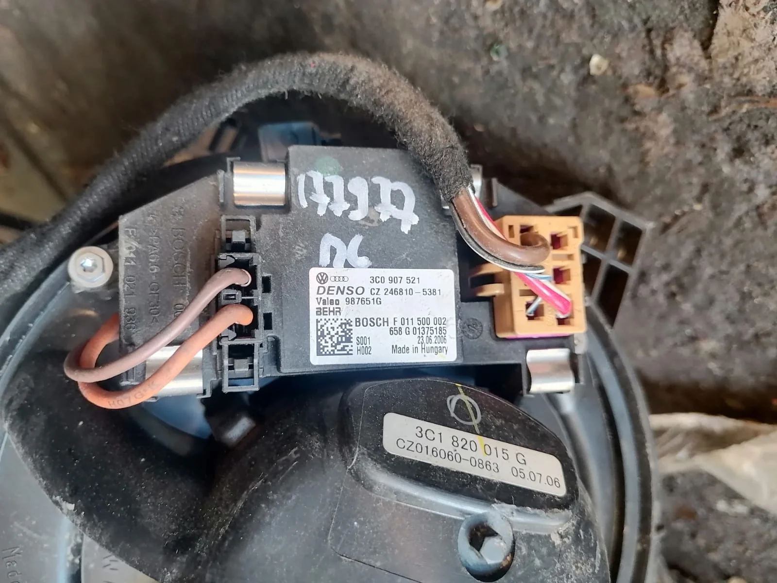 Сопротивление печки AUDI A3, SKODA OCTAVIA 1Z, VOLKSWAGEN GOLF 5/5+/6, JETTA 5/6, PASSAT B6/B7/CC, CADDY, TOURAN, TIGUAN 2004- с климатом б/у A3(2004-2013);OCTAVIA 1Z(2004-2012);GOLF 5(2004-2009);JETTA 5(2005-2009);PASSAT B6(2005-2010)