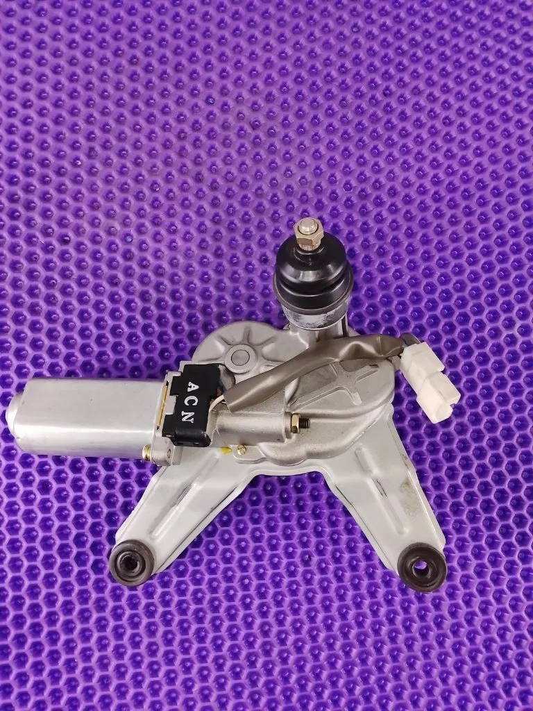 Моторчик стеклоочитстителя Hyundai Getz 987001C000 1, задний