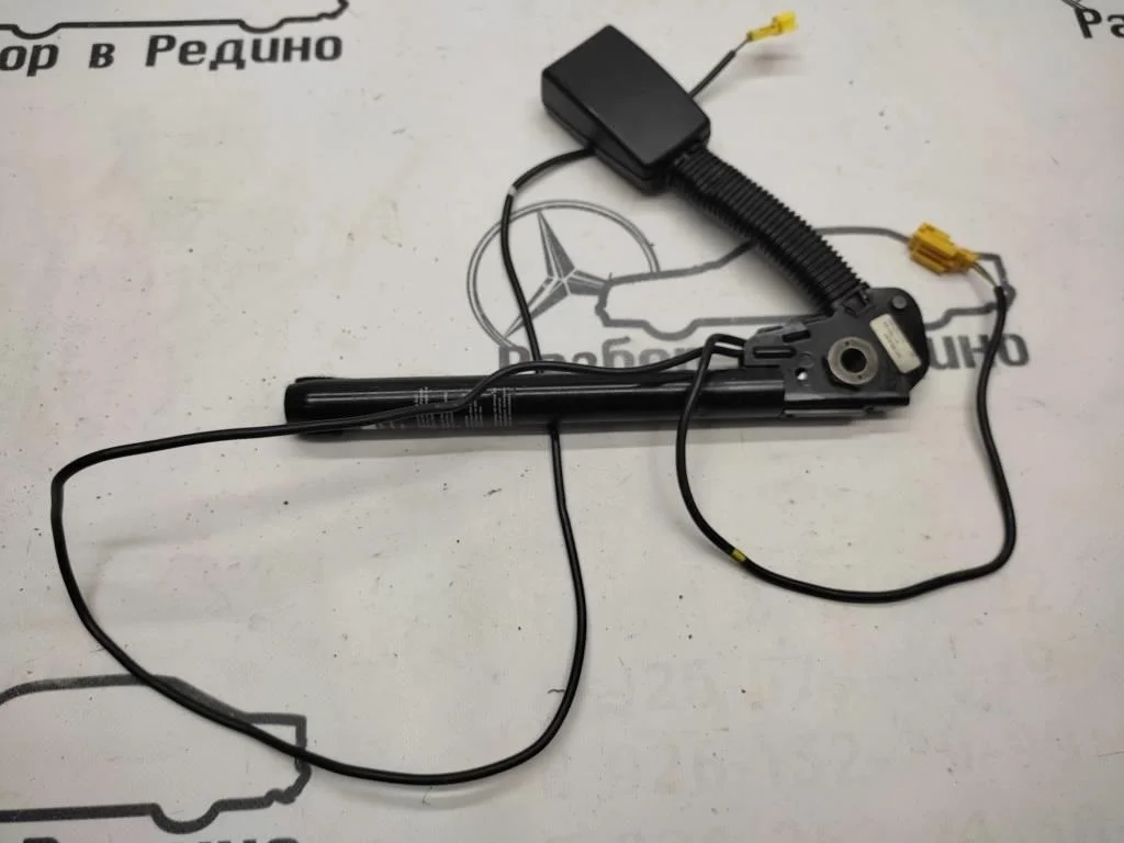 Замок ремня безопасности Mercedes-Benz