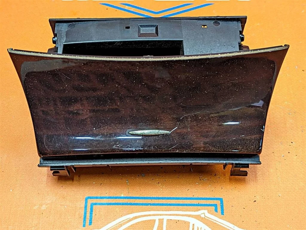 Пепельница Mercedes-Benz