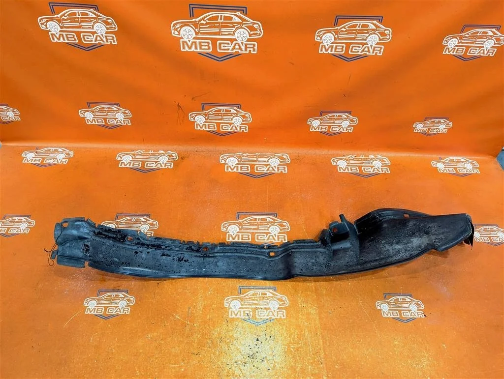 Подкрылок передний правый Mercedes-Benz
