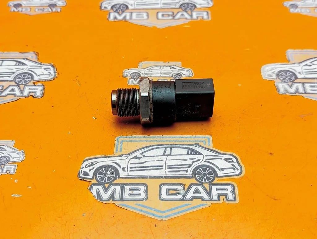 Датчик давления топлива Mercedes-Benz